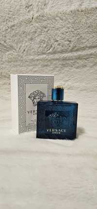 Vând parfum Versace