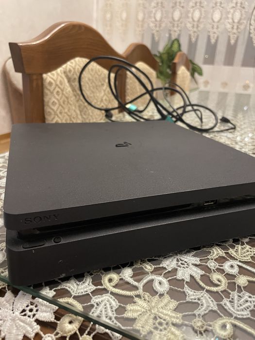 vand playstation 4, in stare buna fara probeleme