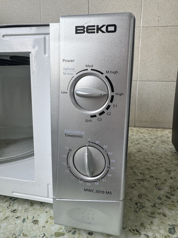 Свободностояща микровълнова BEKO