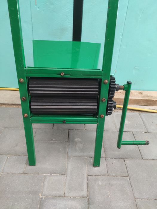 Ръчна гроздомелачка