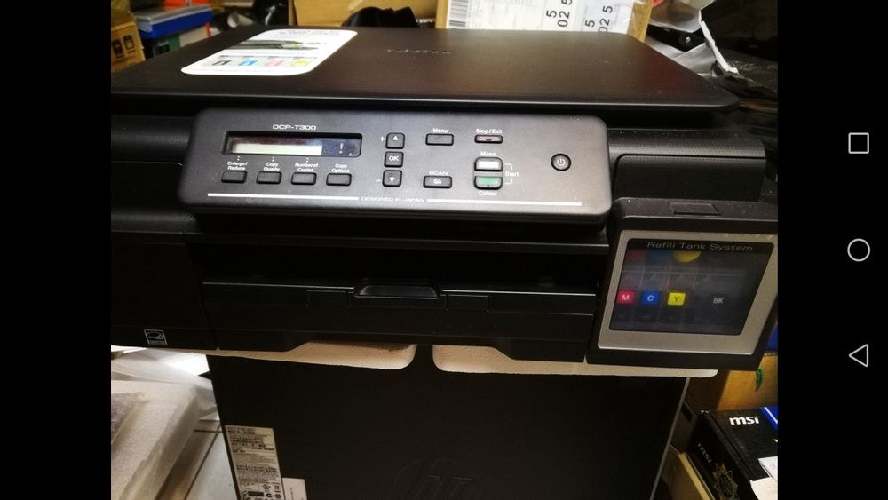 Продавам Brother DCP-T300 работещ. Цял или на части.