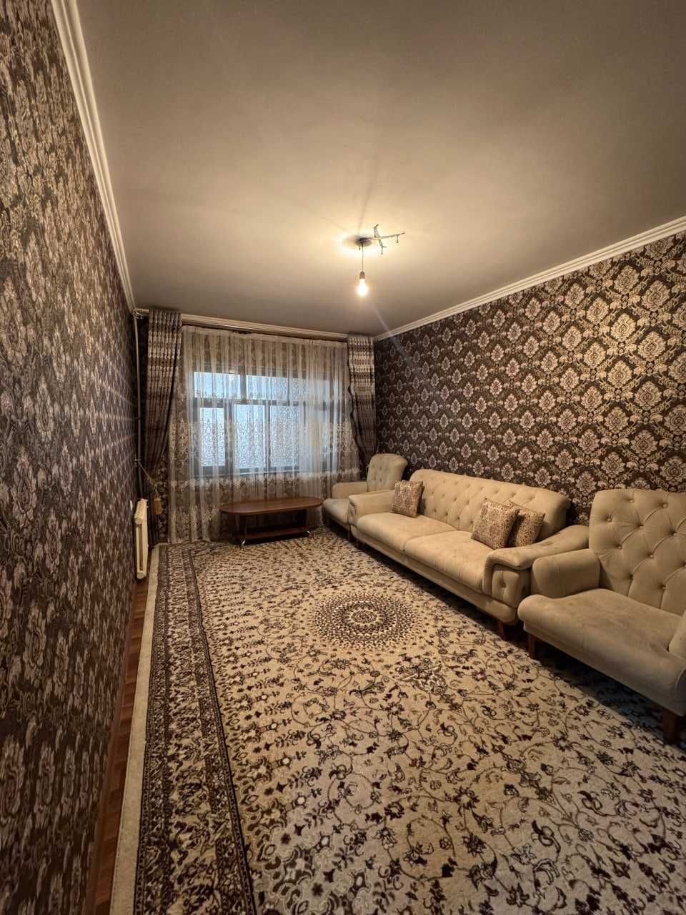 qoraqamishda 3 xona 1 etaj sorchno sotaman!