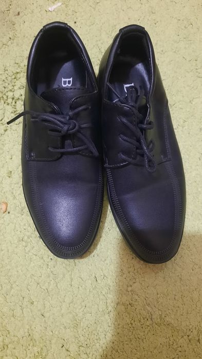 Продам туфли детскую