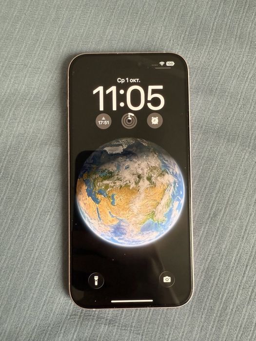 Продам Iphone 15 plus 256