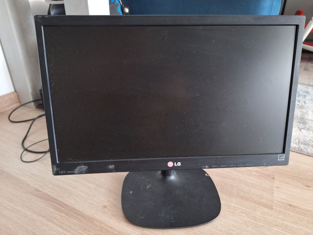 Monitor LG diagonala 19.5