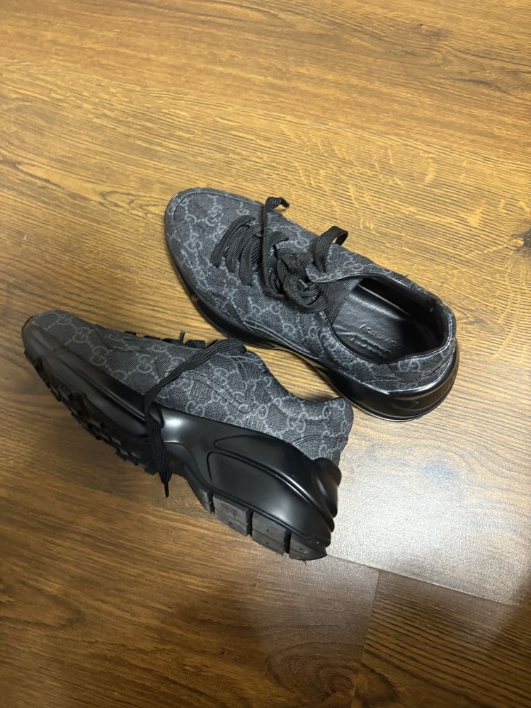Gucci ,,Rhyton’’ all black