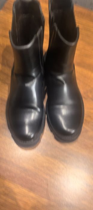 Дамски кожени боти