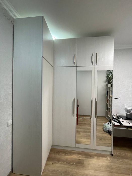 Мебель на зака. Спальные гарнитуры: шкафы, кровати, тумбы, столы