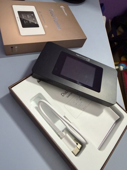 Router Wi-Fi portabil GlocalMe Duoturbo 4G/LTE
