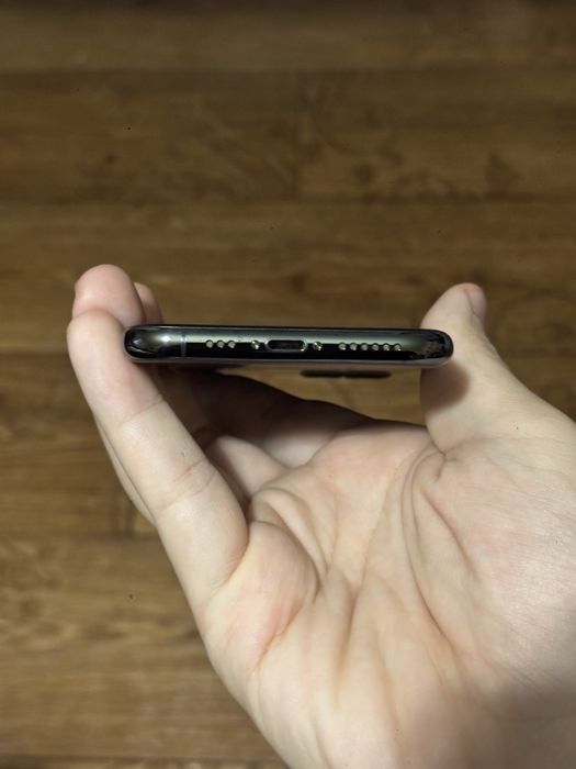 Iphone 11 Pro , 64 GB , Midnight Green в отлично състояние !