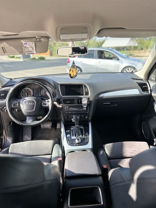 Vand Audi Q5 S line,Bang&olufsen ,Quattro,239 cp,DISTRIBUTIA SCHIMBATA