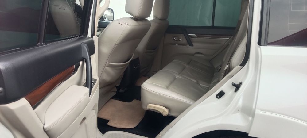 Mitsubishi Pajero IV (с системой Super Select 4WD-II).