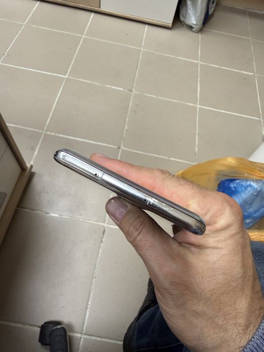 Samsung Galaxy S10 5G 8/256gb - отличен