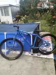 Se vinde bicicleta model Dirt Bike 
Cauciucuri rocker Race de la maxxi