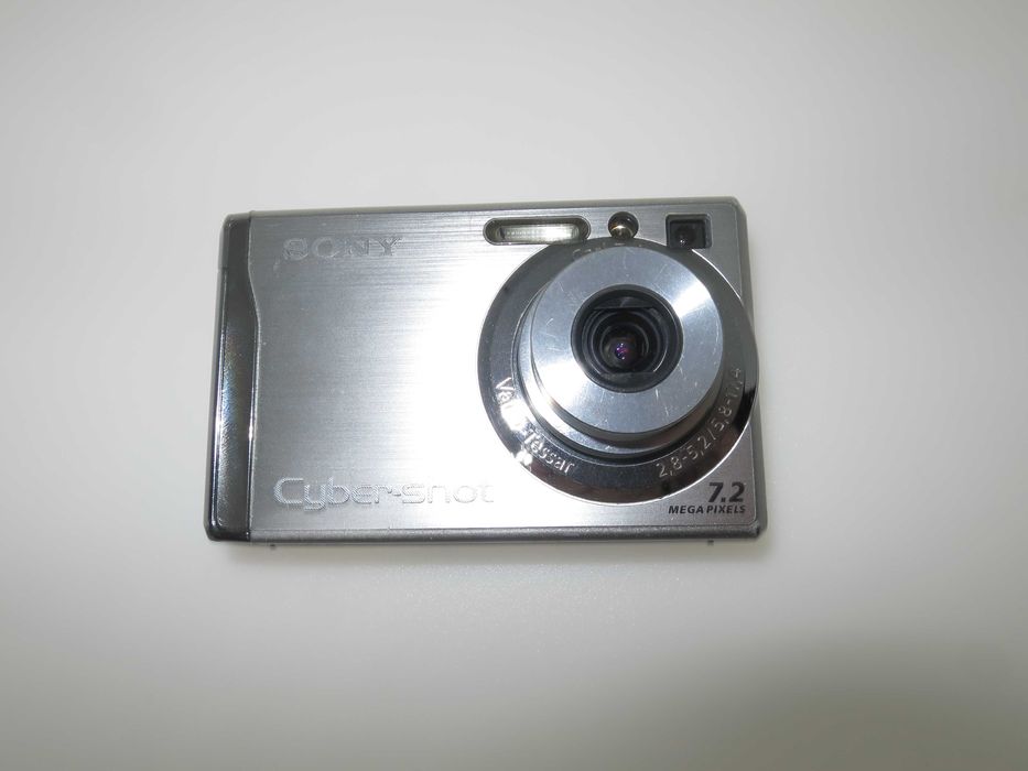 Sony CyberShot W80 цифров фотоапарат дигитална камера отлично състояни