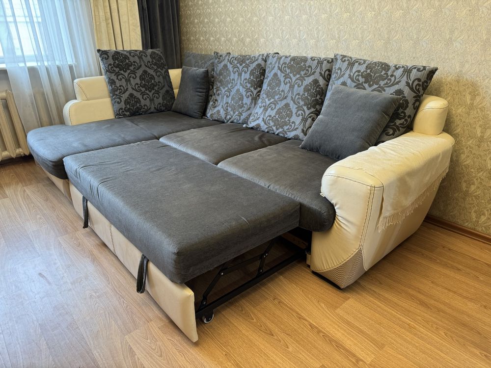 Продаю диван для зала