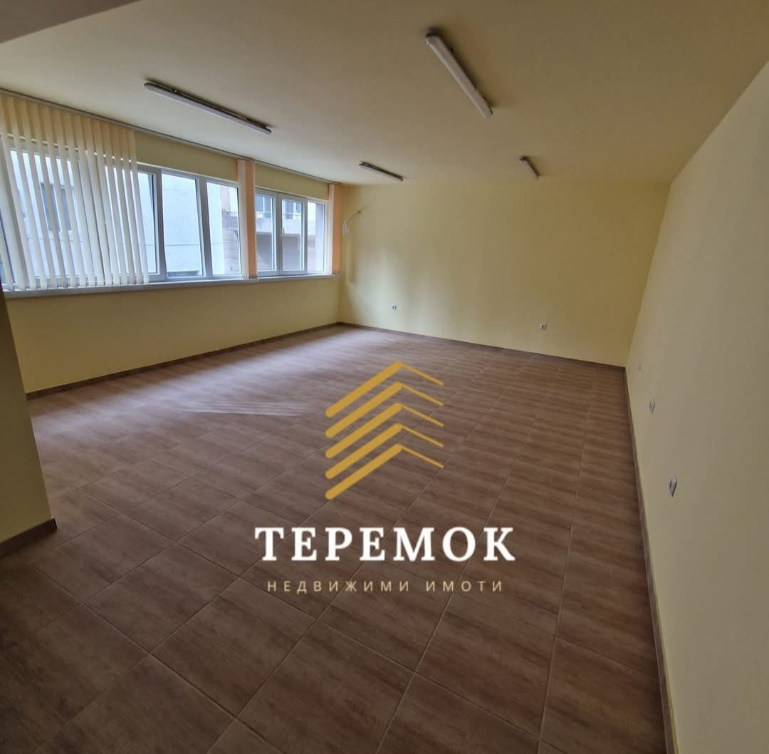 Офис  в централната част на  града, около Съдад