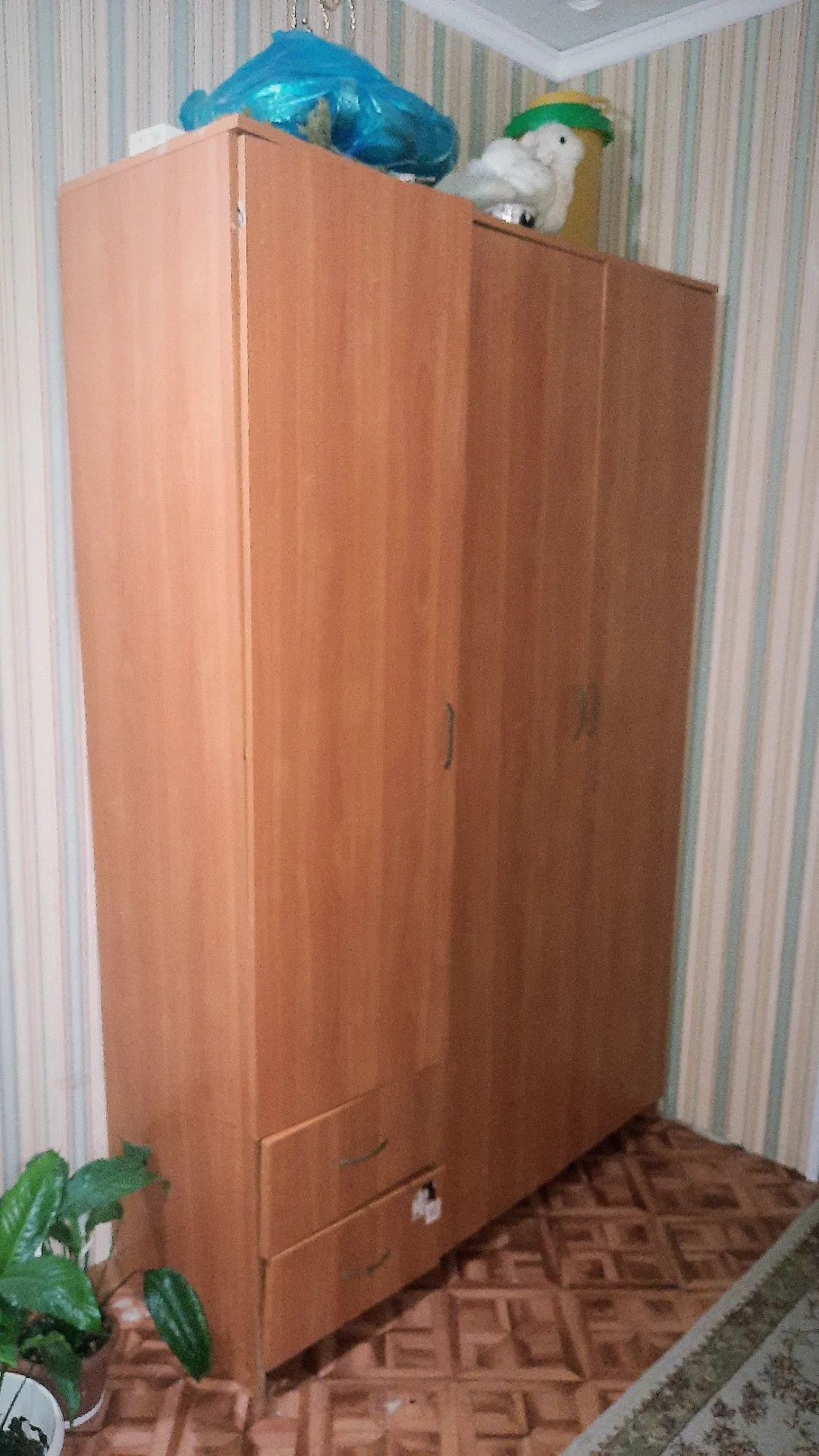 Мебель для прихожую.Подходит и для спальную)