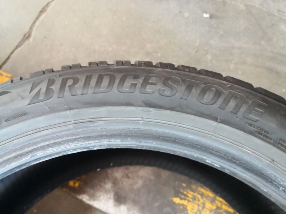 235 45 18 цола гуми Bridgestone dot 22