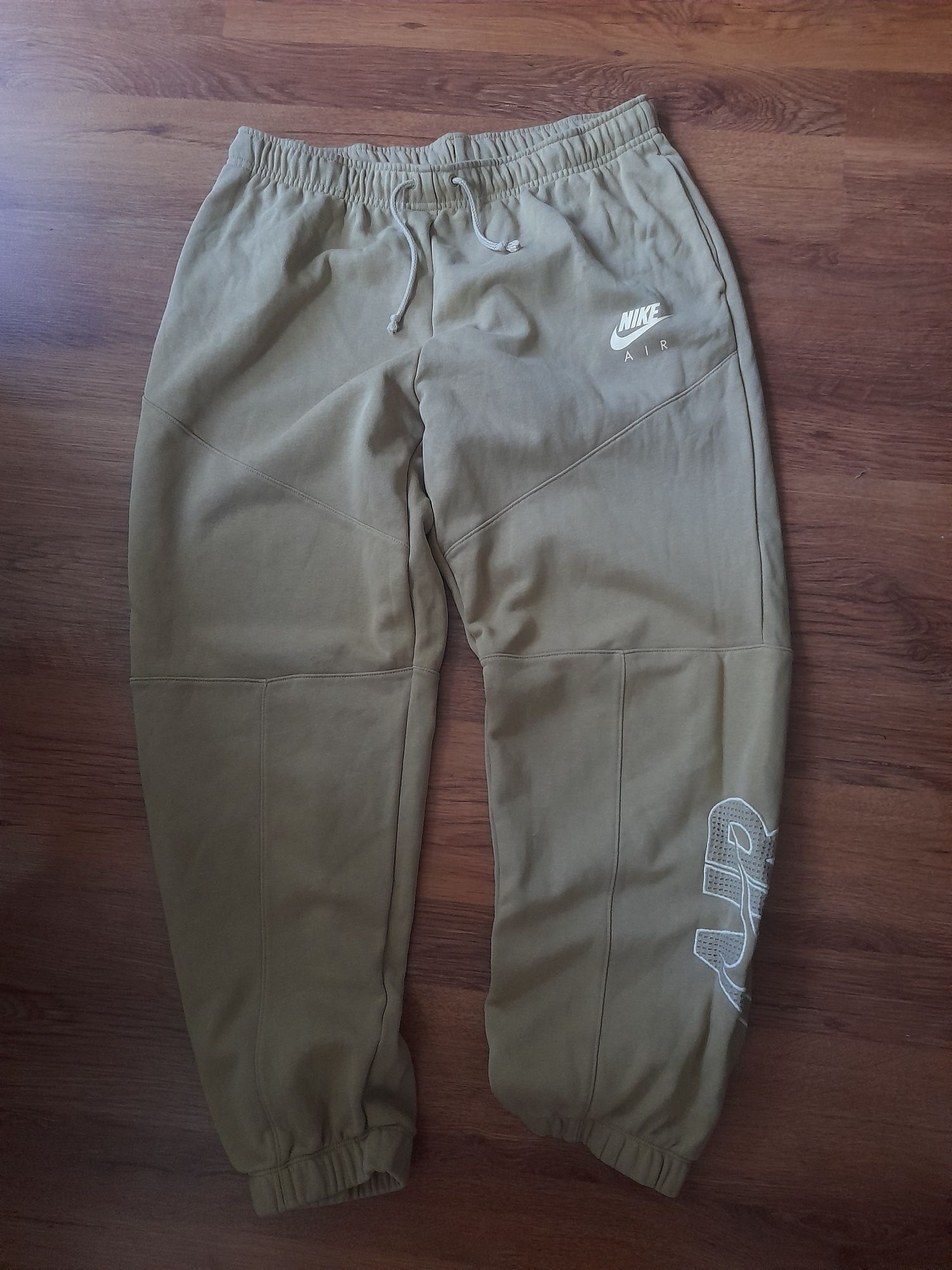Nike Air долнище M- L размер.