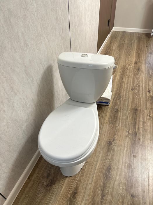 Унитаз  торговое оборудование