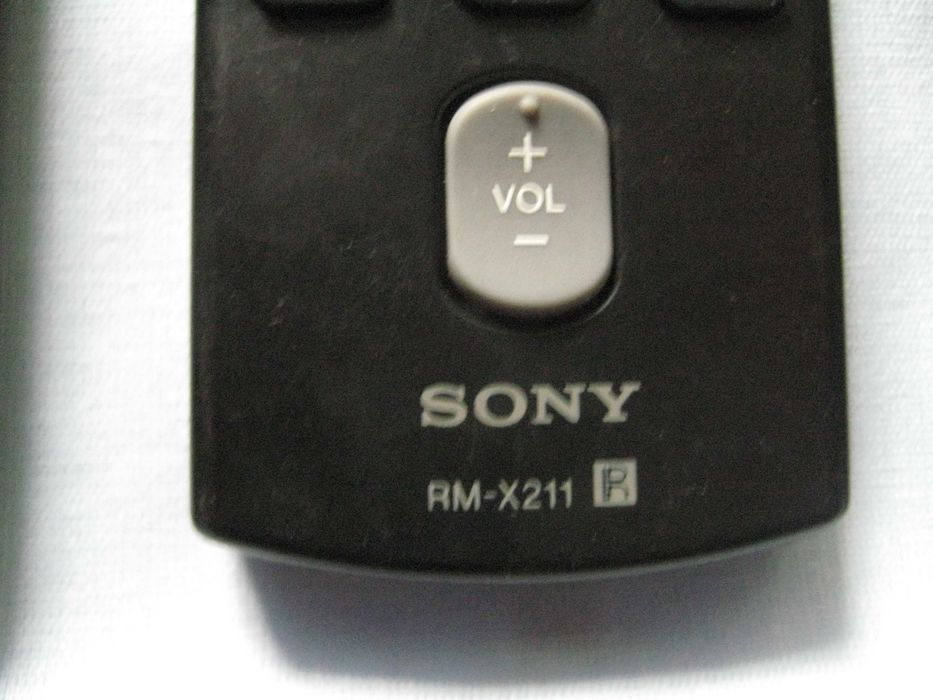 Продавам дистанционни за авто CD Sony и други