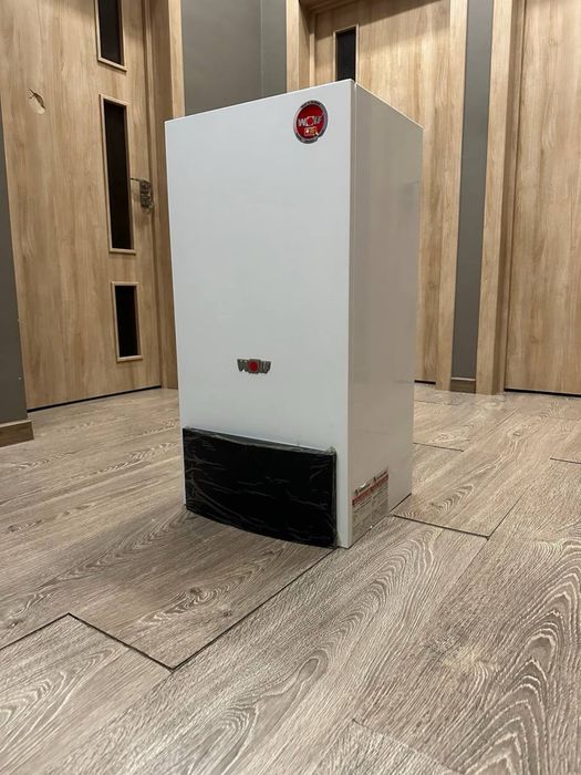 Газовая колонка. Газовый котёл. Отопление, горячая вода. Батарея