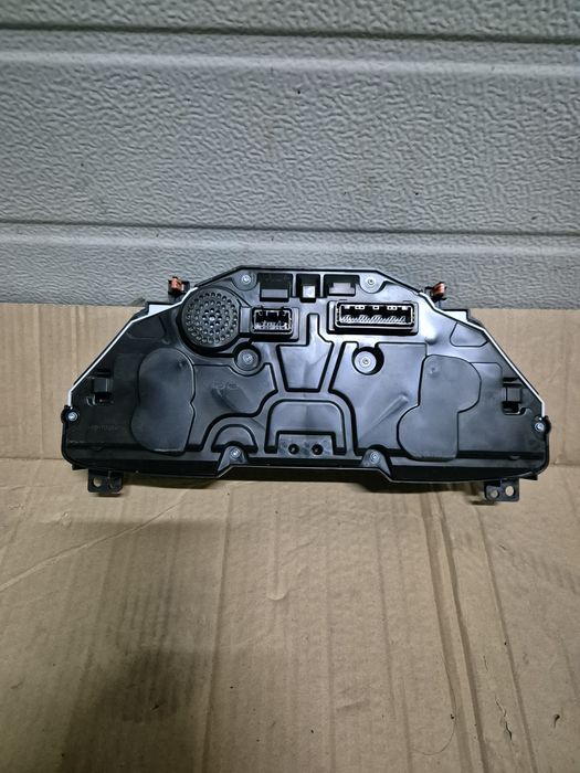 Ceasuri de bord Toyota CH-R 1.8B Hybrid.  Volan stinga