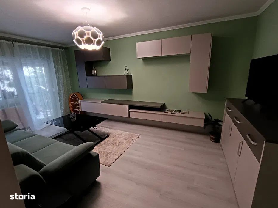Apartament 4 camere, decomandat  – Micro 17, Str. Jocului, etaj 2