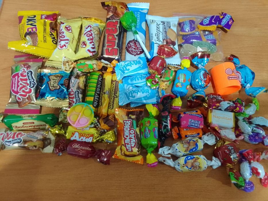 новогодние подарки(детский дом)