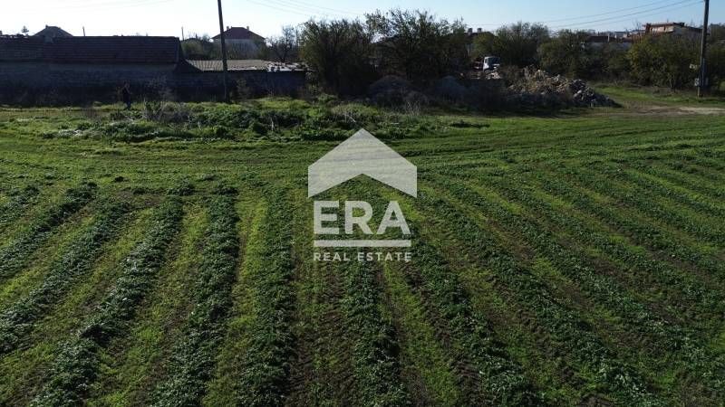 Голям урегулиран поземлен имот за продажба, с ПУП и одобрен проект за