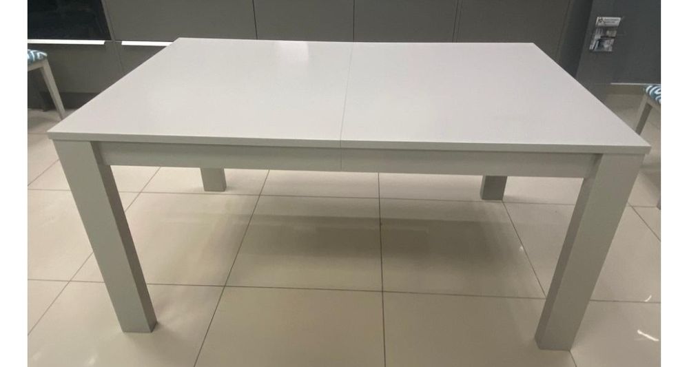 Обеденный стол , размер 148 х 90, цвет слоновой кости, дуб, б/у