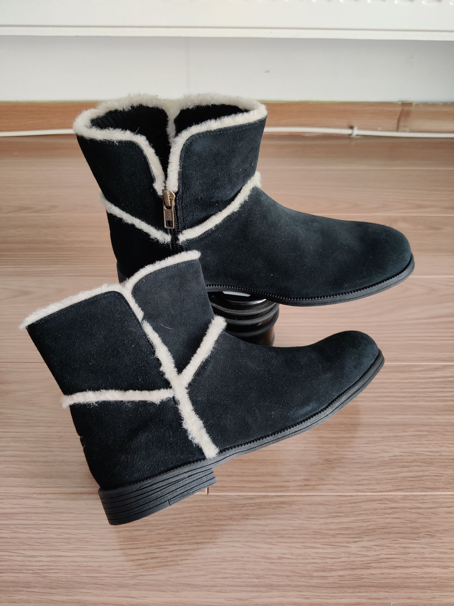 Cizme ghete UGG noi piele naturală