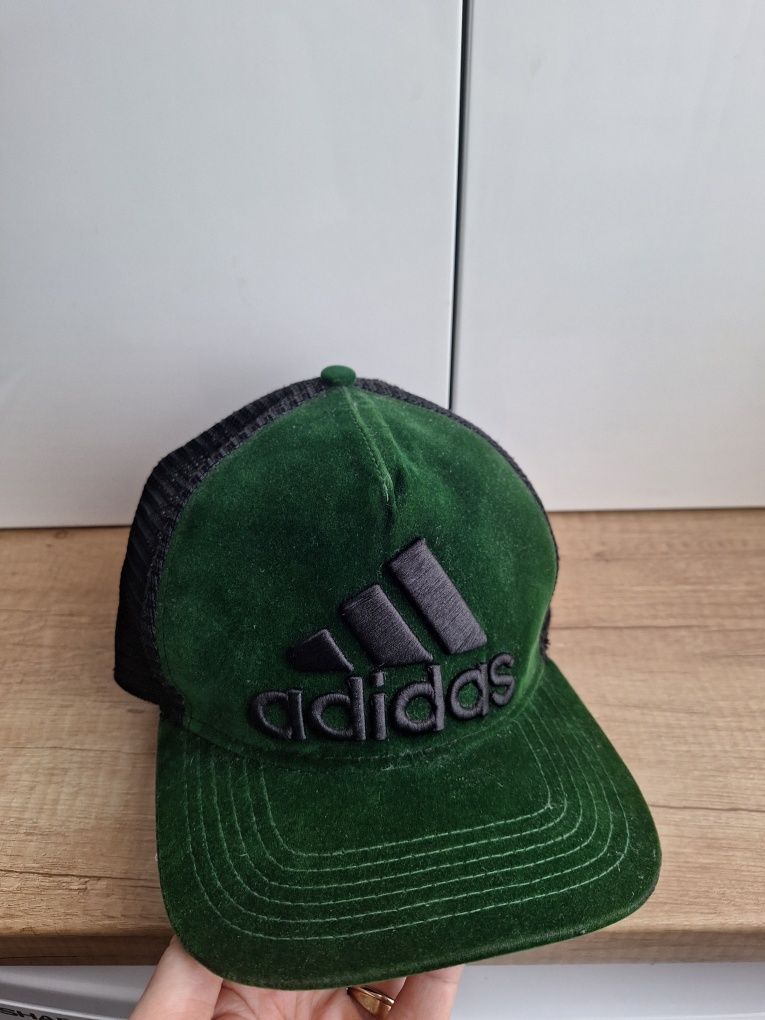 Bască Adidas one size.