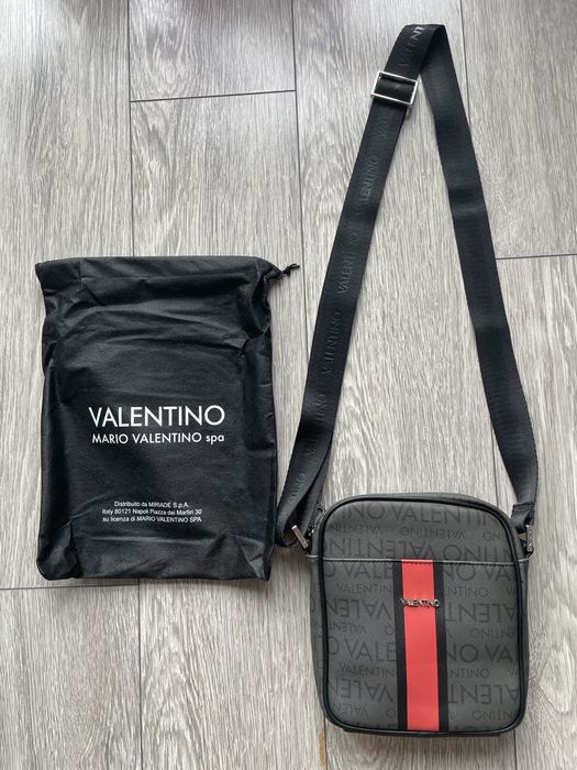 Vand borseta valentino noua