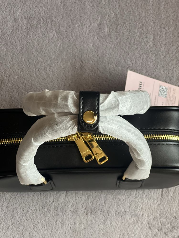 Чанта Miu Miu черна