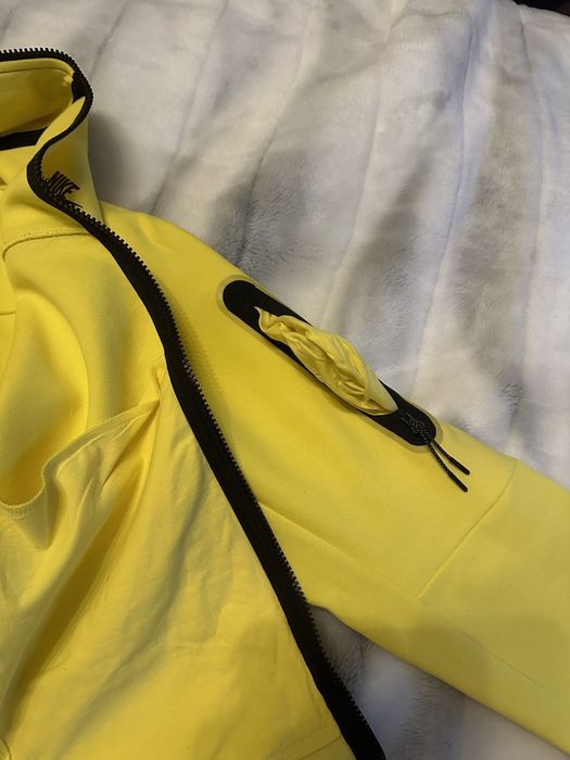 Nike Tech Fleece Galben