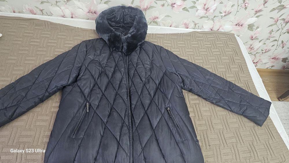 Продам женскую зимнюю куртку. Размер 54-56