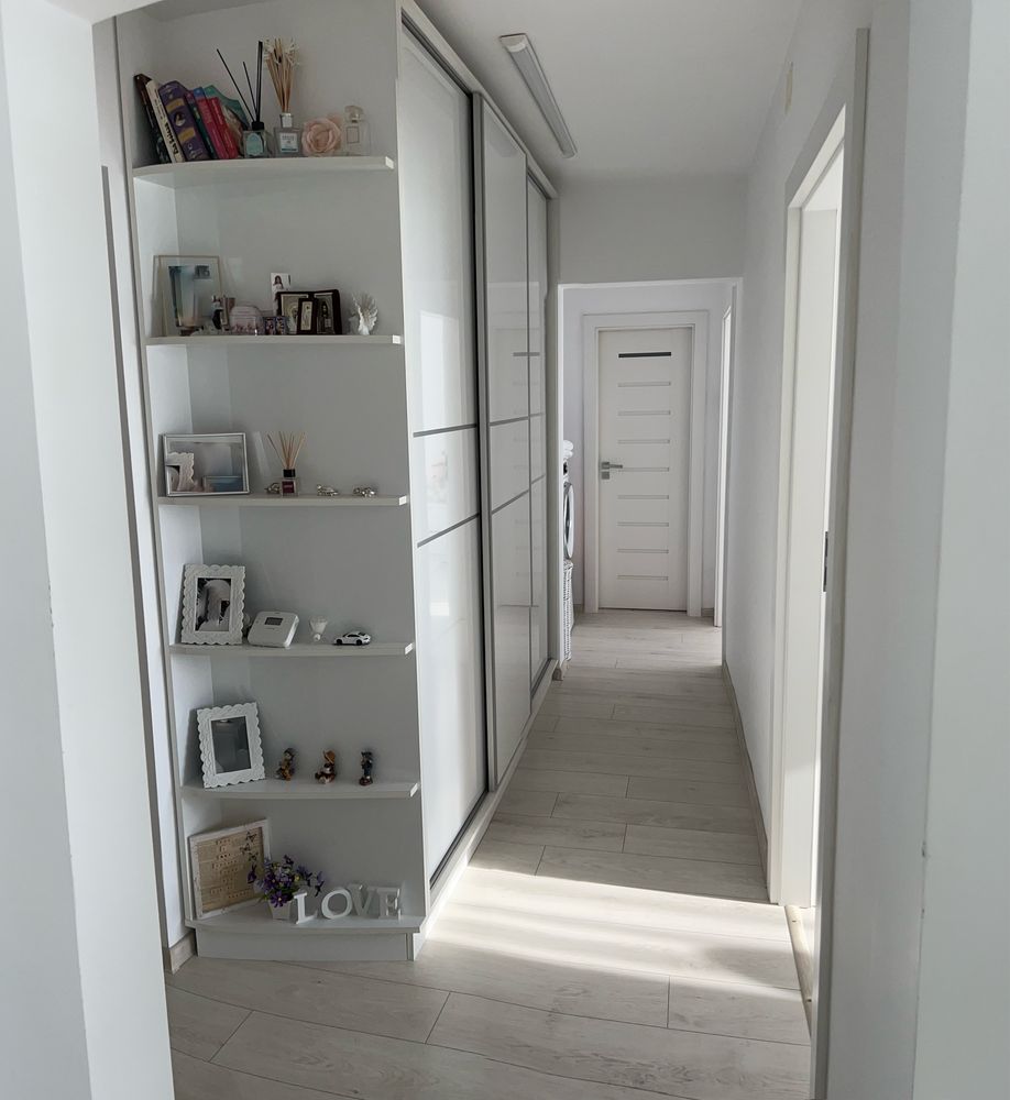 Vand sau dau la schimb apartament. Schimb doar cu casa in Arad