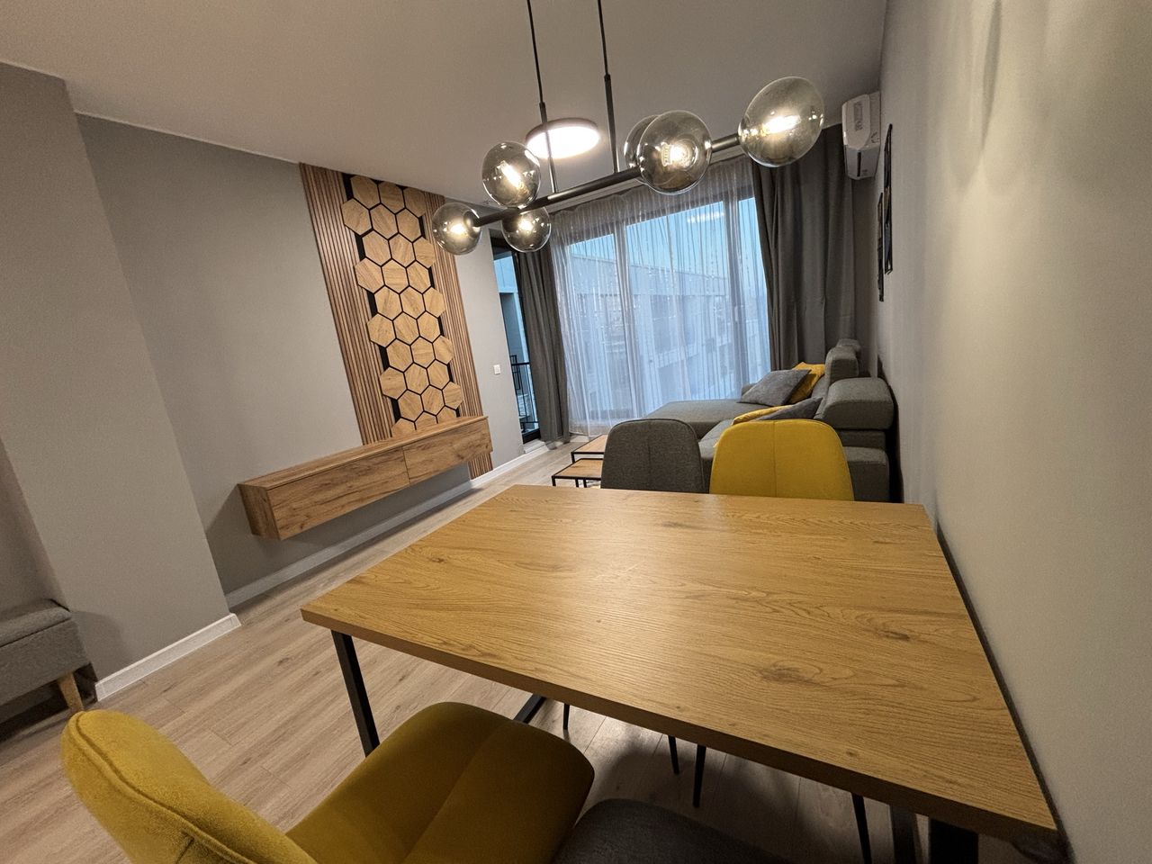 Дава се под наем Двустаен апартамент в София, Света Троица - 60 кв.м за 510 € - Снимка #3
