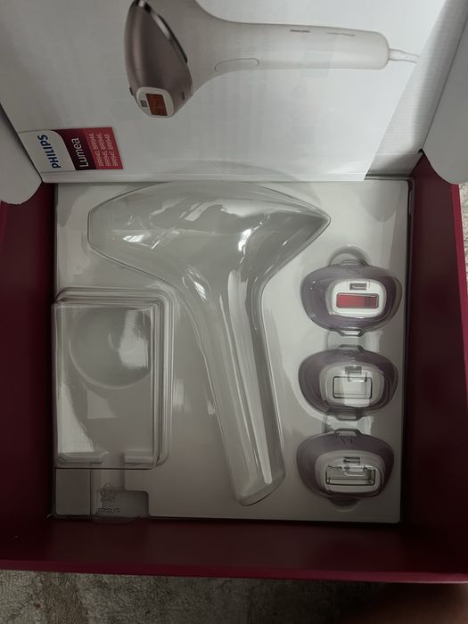 Epilator IPL Philips Lumea Seria 8000 BRI947/00