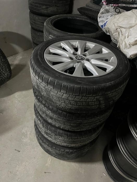 Зимняя резина  с дисками от камри 70