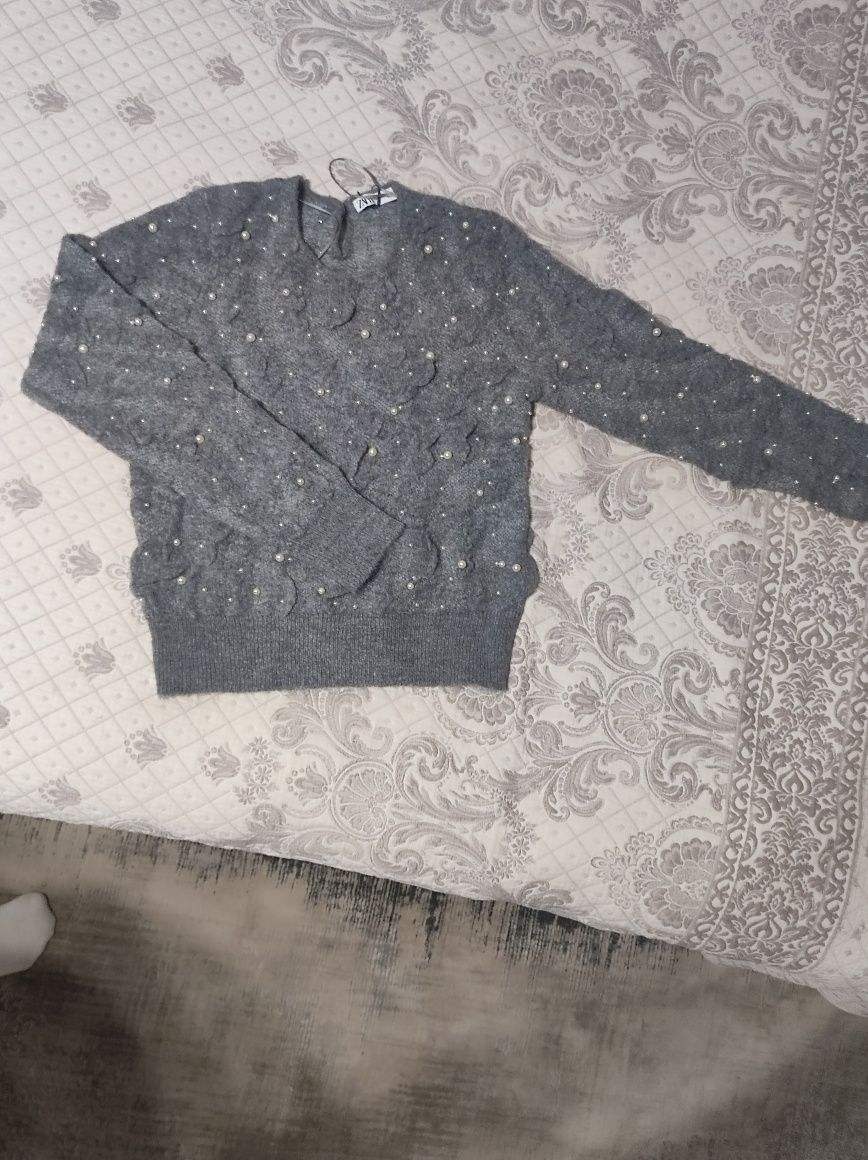 Серый новый теплый свитер Zara
