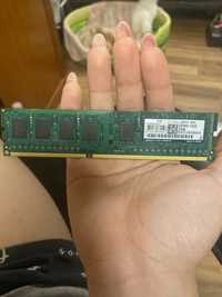 Vând RAM DDR3 de 2GB