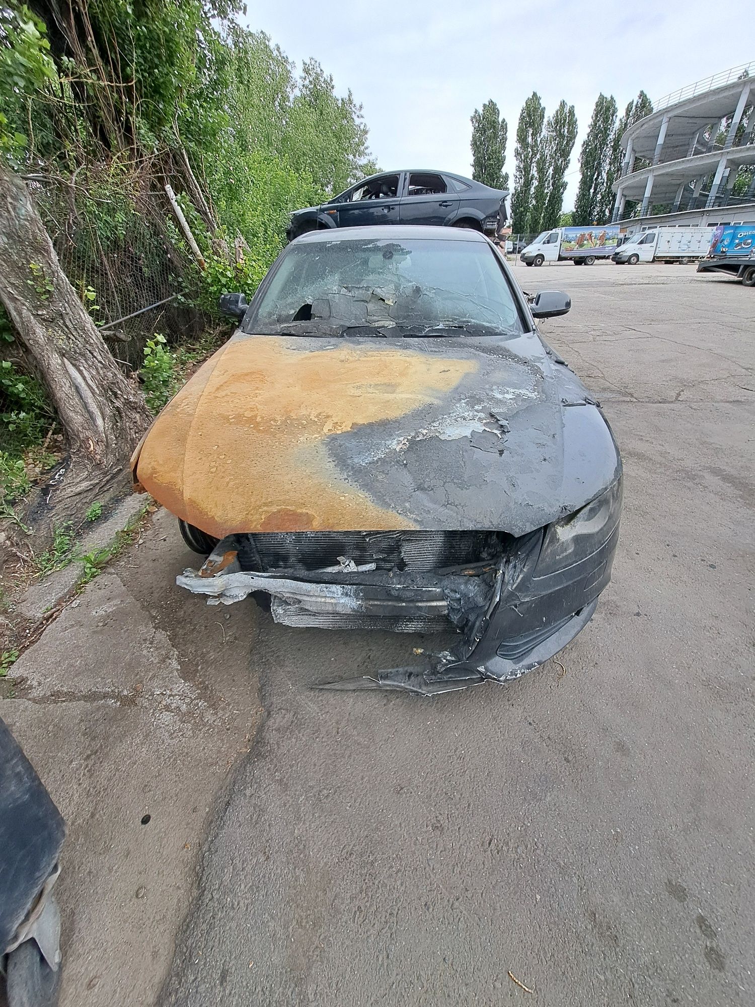Dezmembrez Audi A4 B8 2.0 D 105kw  2010