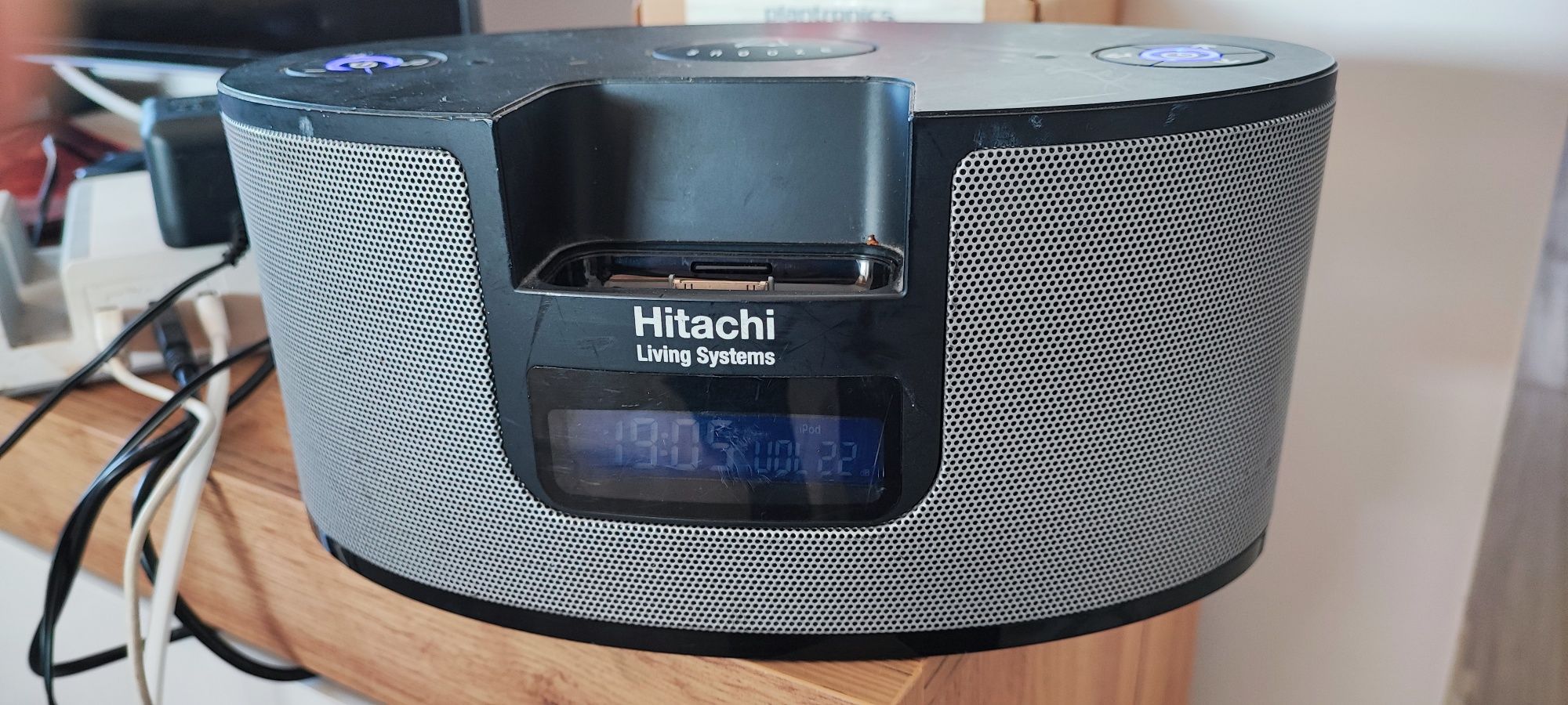 Boxă Hitachi pentru iPod uzată perfect funcțională