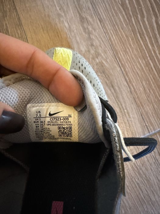 Adidasi nike multi color