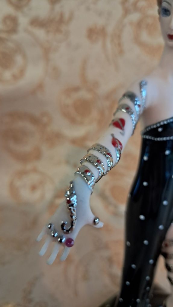 Колекционерска фигура на House of Erte