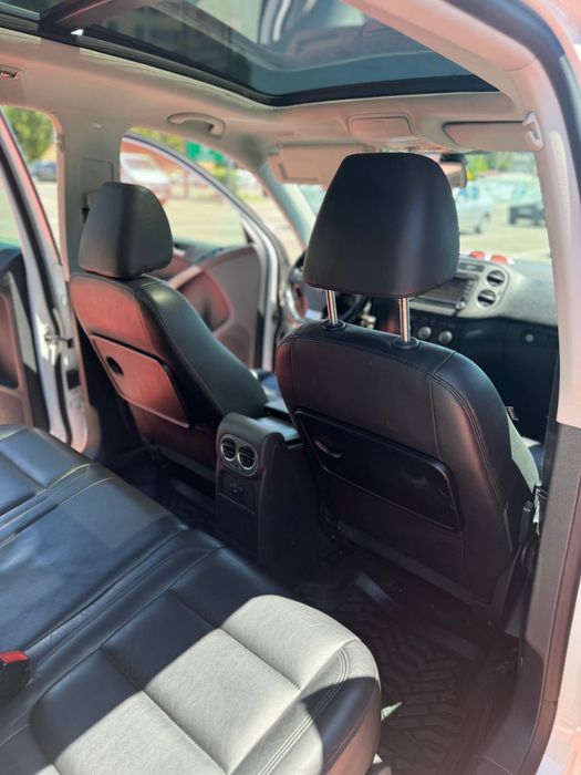 Volkswagen Tiguan 4x4 Automat 2.0 TDI R-Line Interior & Exterior