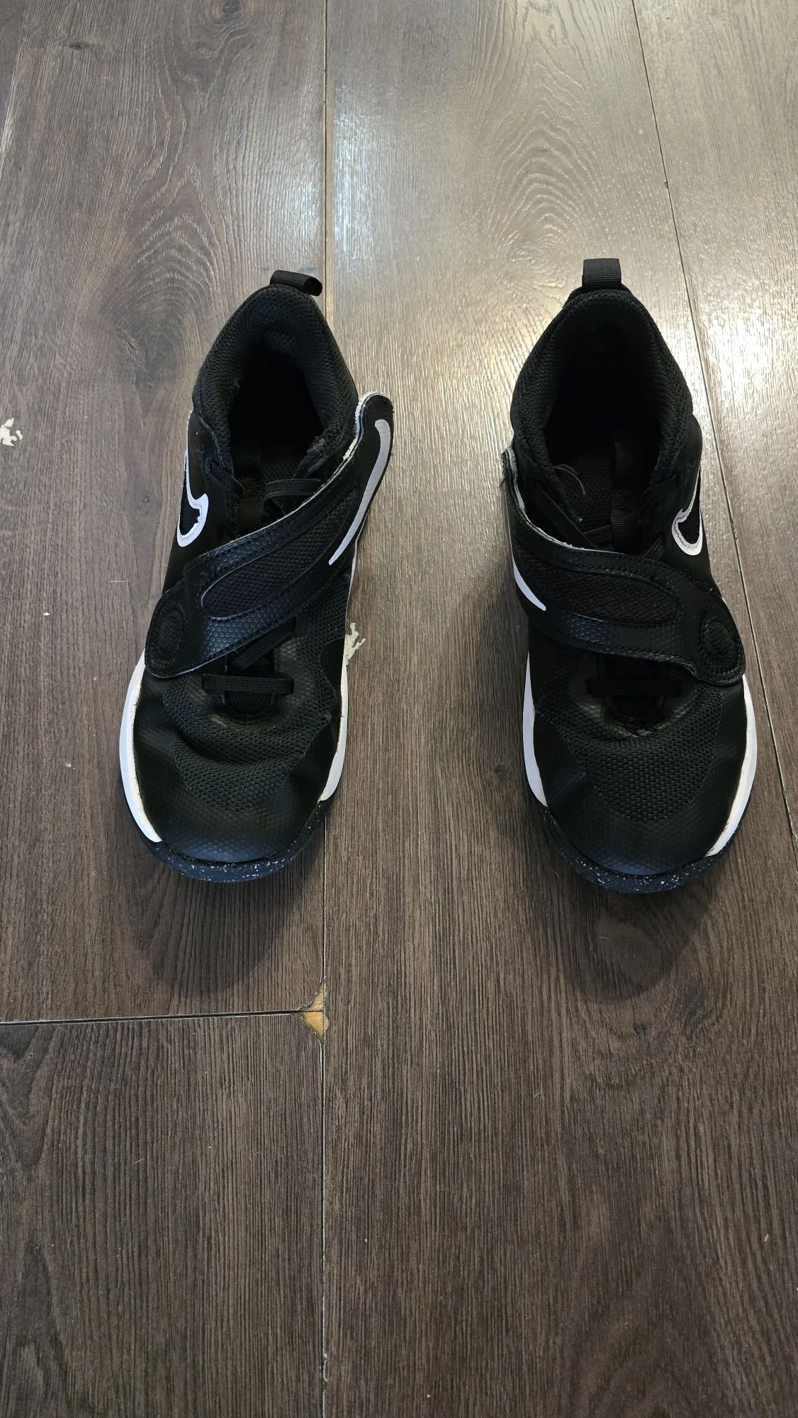 Продавам детски маратонки Nike